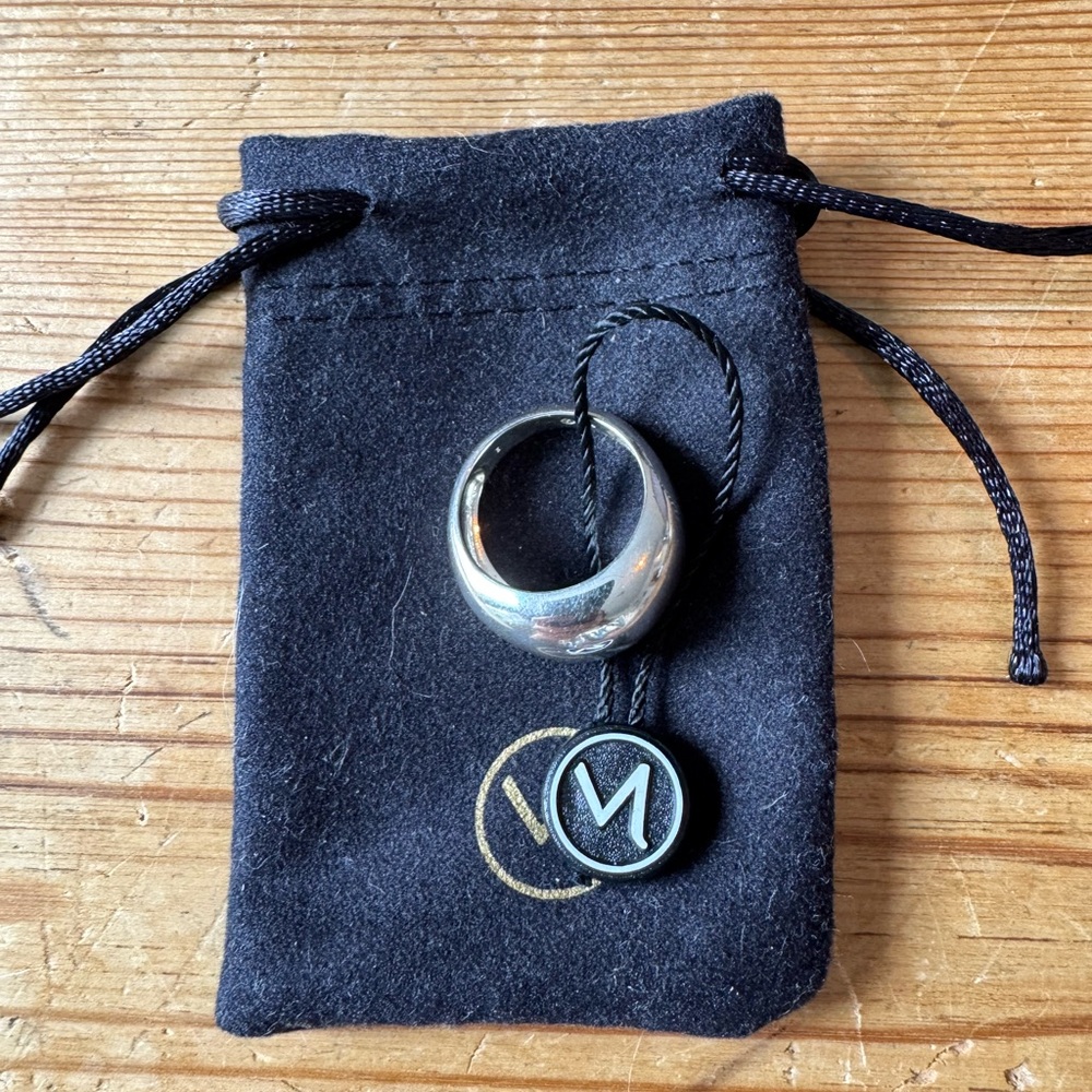 Mejuri dome ring